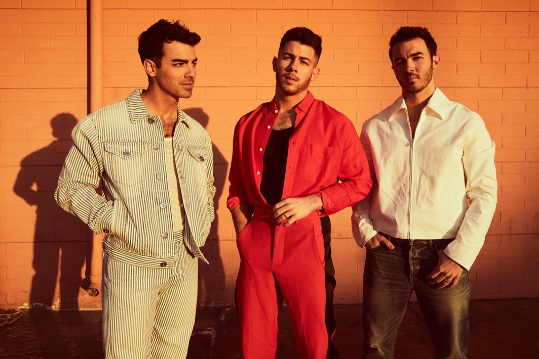 Lenovo® Yoga® and Intel® Evo™ Announce Fan-Powered Experience With Jonas Brothers for Immersive Virtual Concert